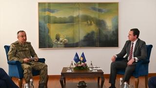 Komandant KFOR-a Ulutas sa premijerom Kurtijem: Izbjegavati jednostrane akcije na sjeveru Kosova