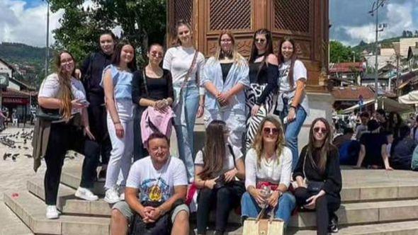 Maturanti iz Srbije došli privatnom ekskurzijom u Sarajevo - Avaz