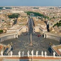Automobilom uletio kroz vrata Vatikana: Policija pucala da ga zaustavi