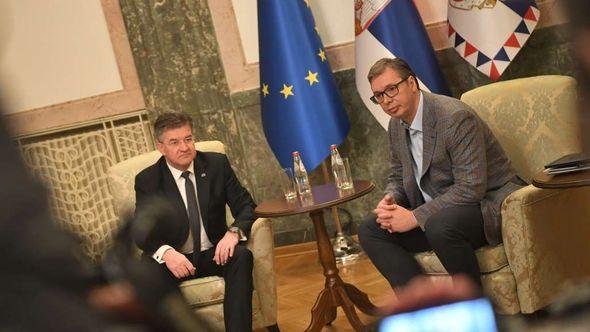 Predsjednik Srbije Aleksandar Vučić i  Posebni izaslanik EU-a za dijalog između Srbije i Kosova Miroslav Lajčak - Avaz
