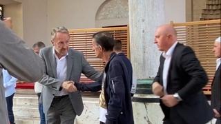 Video / Izetbegović klanjao bajram-namaz u Gazi-husrev begovoj džamiji: Nakon toga uslijedilo čestitanje
