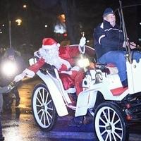 Kočije sa Djeda Mrazom prošle kroz Vilsonovo šetalište
