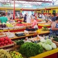 Sezona voća i povrća u punom jeku: Prodavači prave akcije na pijacama