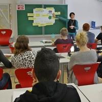 Više od 3.000 srednjoškolaca dobilo "finansijske dozvole" u Beču
