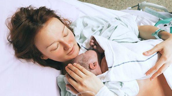 Beba i majka nakon poroda - Avaz
