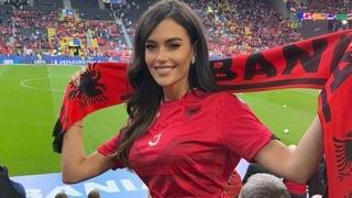 Ova zanosna crnka s tribina bodri Albaniju: Komentirala je i "Vatrene" uoči utakmice