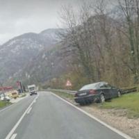Automobil sletio s ceste kod Topčić Polja: Udario u bankinu 