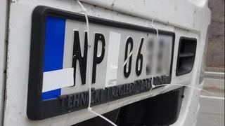 Vlada Kosova ukinula stavljanje naljepnica na tablice iz Srbije