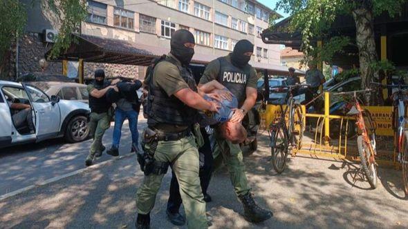 Tokom akcije hapšenja  - Avaz