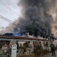 Ekološka katastrofa u Sjevernoj Makedoniji: Zapaljeno 100 tona opasnih hemikalija u fabrici boja