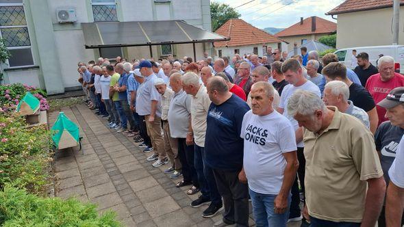 Ispred Drafnićke džamije obavljena zajednička dženaza  - Avaz