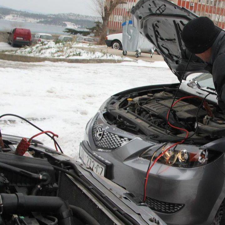 Vozačima februar ne donosi olakšanje: Hladnoća povećala 
prodaju akumulatora