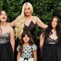 Hrabra majka blizanki s Down sindromom ispratila svoje kćerke na još jednu malu maturu: Sve za vas 