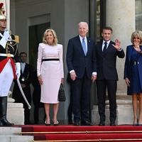 Predsjednik SAD u Francuskoj: Makron dočekao Bajdena ispred Jelisejske palate