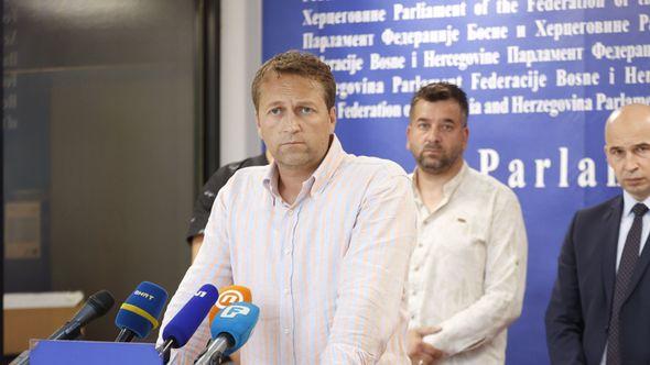 Adnan Efendić - Avaz
