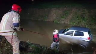 Nesreća kod Prijedora: Automobil završio u rijeci, izvlačili ga vatrogasci