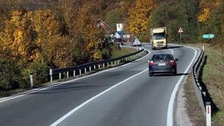 Saobraćajna nesreća na putu Zenica-Nemila: Vozi se jednom trakom