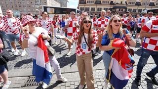 Foto / Hrvatski navijači napravili ludnicu uoči ključnog meča, na ulicama Lajpciga se čuje i harmonika