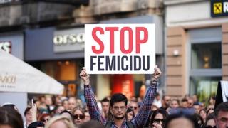 Veliki broj građana Sarajeva na protestu nakon stravičnog ubistva u Gradačcu: "Šutnja je odobravanje", "Stop femicidu"
