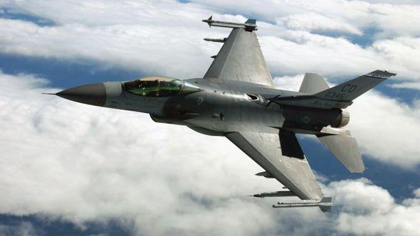 Američki lovac F-16 - Avaz