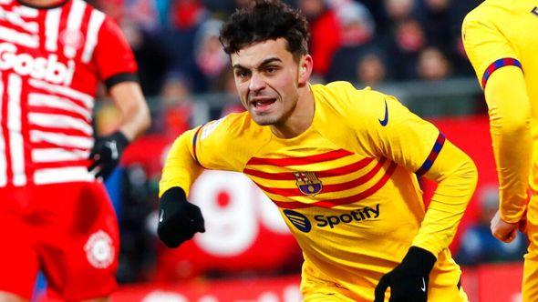 Barcelona's Pedri celebrates after scoring the opening goal during the Spanish La Liga soccer match between Girona and FC Barcelona at the Montilivi stadium in Girona - Avaz