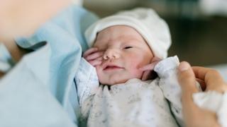 U Kantonalnoj bolnici Zenica rođeno pet, na UKC Tuzla osam beba