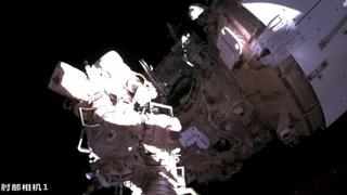 Kinezi obaraju rekorde i u kosmosu: Astronauti u svemirskoj šetnji proveli osam i po sati