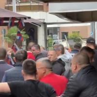 Video / Tučnjava Srbijanaca i Engleza pred utakmicu: Letjeli stolovi i stolice