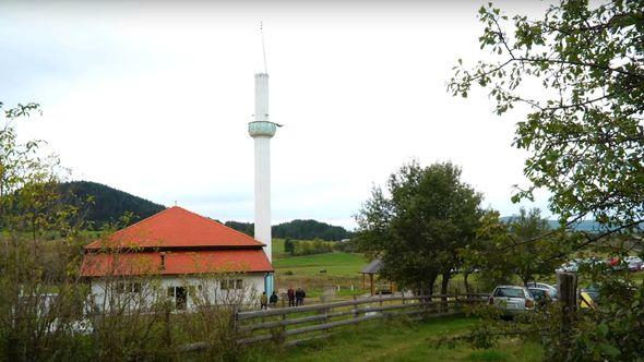 Džamija je obnovljena u periodu od 2007. do 2016. godine - Avaz