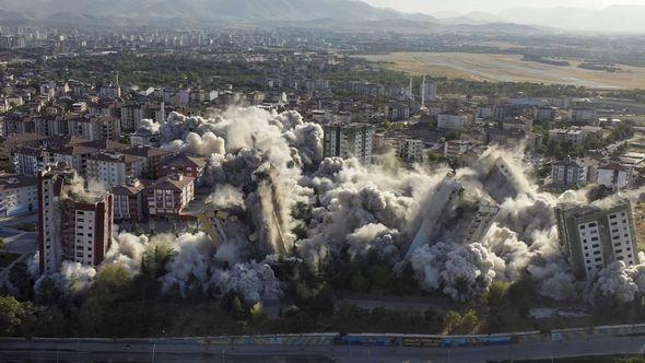 Srušene zgrade u Turskoj - Avaz