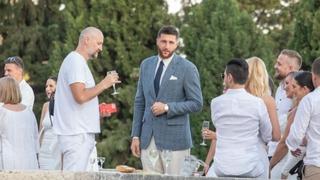 Jusuf Nurkić okupio sportaše i glumce: Svi u bijelom na druženju uoči svadbe najboljeg bh. košarkaša