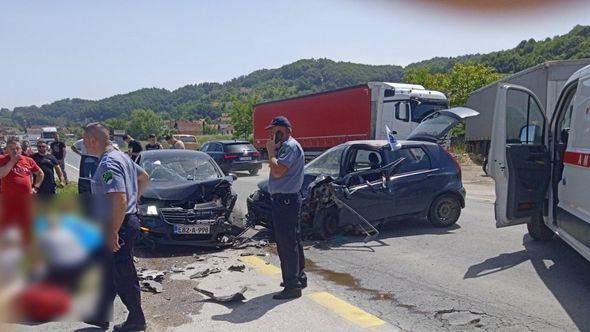 Saobraćajna nesreća u Tuzli - Avaz