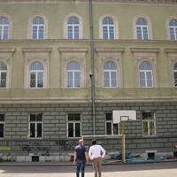 Osnovna škola "Edhem Mulabdić" dobila nove prozore, do kraja godine i nova fasada