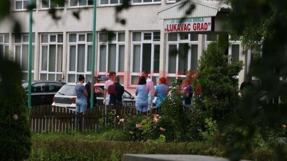 Lukavac škola - Avaz