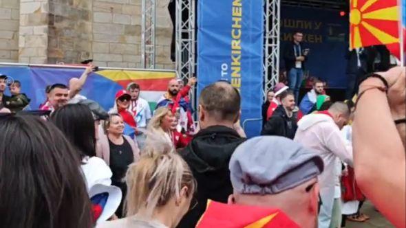 Srbijanci zaplesali kolo u Gelzenkirhenu - Avaz