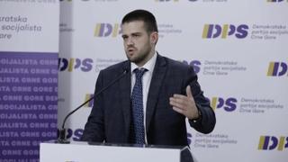 Nikolić: Policija upadala u kuće aktivista DPS-a