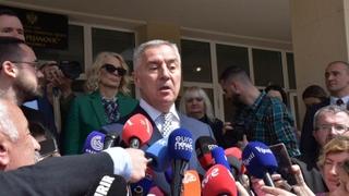 Milo Đukanović glasao sa porodicom: Očekujem pobjedu, o porazu ne razmišljam