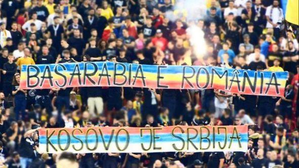 Sporni transparent navijača Rumunije - Avaz