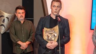 Nekoliko dana nakon očeve smrti: Mario Drmać proglašen za najboljeg glumca na festivalu "Mostarska liska"