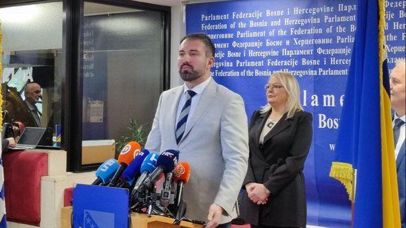 Stojanović: Ne poštuje se građanska većina - Avaz