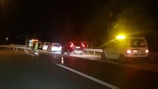 Video / Saobraćajna nesreća na autoputu, policija na terenu
