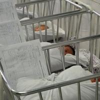 Rapidno se smanjuje broj novorođenih: Rođeno 9.185 beba manje!