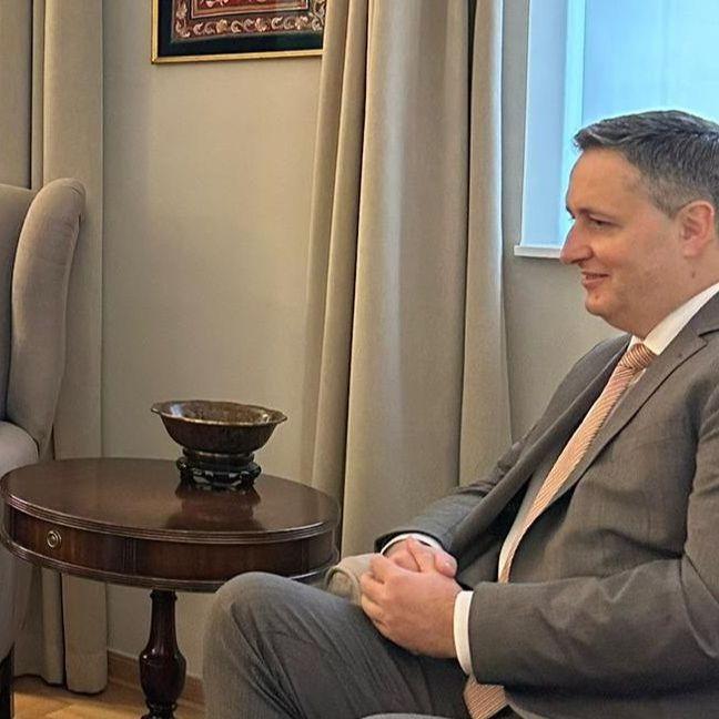 Bećirović razgovarao sa specijalnim izaslanikom premijera UK za zapadni Balkan