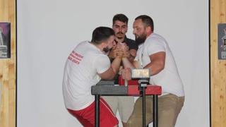 Interesantan događaj u parku "Ravne 2": Turnir u obaranju ruke privukao takmičare sa Balkana