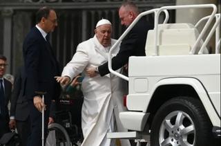 Papa Franjo hospitaliziran: Ima respiratornu infekciju