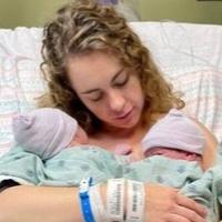 Prava rijetkost u medicini: Učiteljica drugi put rodila jednojajčane blizance
