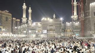 Hadž dostigao vrhunac, 1,5 miliona muslimana moli se na brdu Arefat