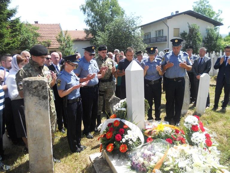 ŠEST GODINA OD TERORISTIČKOG NAPADA Odata počast poginulom bugojanskom policajcu Tariku Ljubuškiću