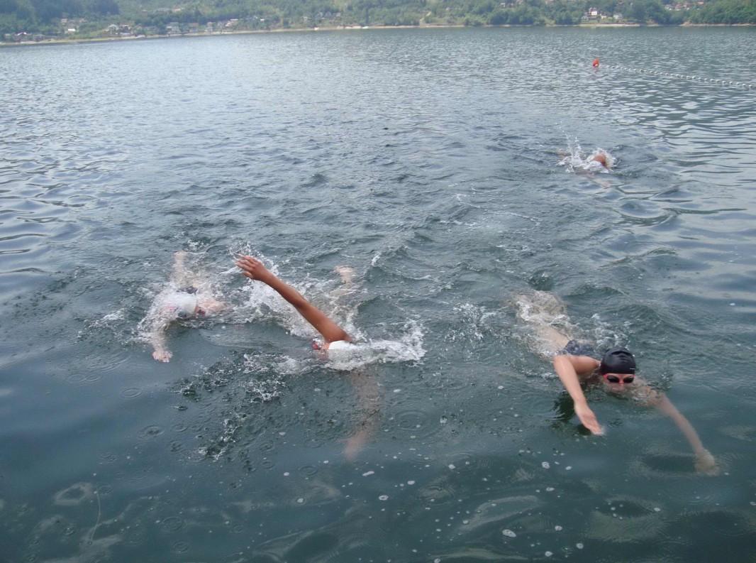 Plivački miting “Suljo i Mujo” u Lisičićima: Sarajlije najbrže preplivale Jablaničko jezero