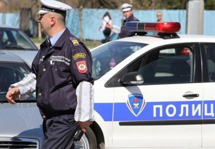 Branislav Tomić iz Laktaša tvrdi: Zbog bizarnog razloga napalo me i vrijeđalo sedam pijanih komšija